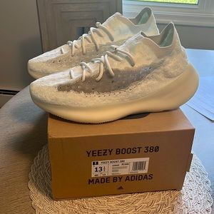 Yeezy boost 380 Calcite glow. 13.5